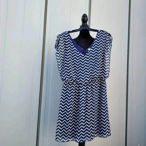 Speechless Womens Blue & White Chevron Dress Size XL. - Picture 2 of 11